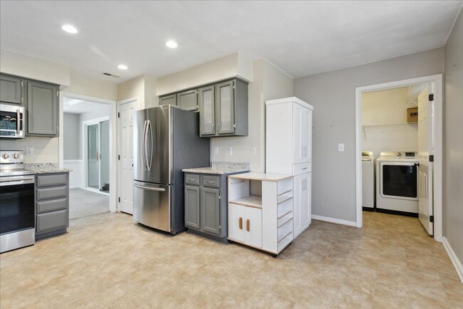 Building Photo - Grist Mill Estates - Hampton