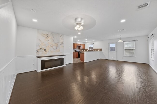 Building Photo - 15019 Trinity Meadow Dr