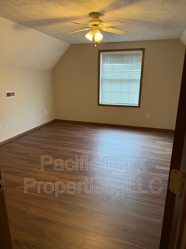 Building Photo - 1010 W 30th St