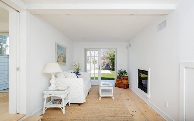 Building Photo - 57 Osborne Ln