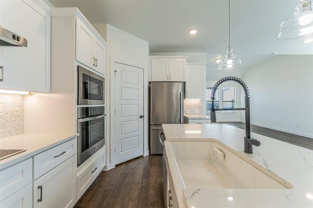 Building Photo - 1110 Stallion Ln