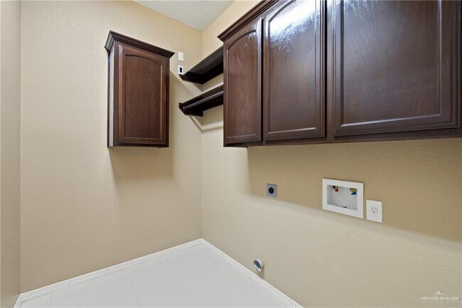 Building Photo - 29 El Caribe Cir S