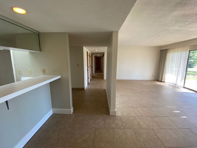 Building Photo - 2 Bedroom, 2 Bath Condo in Grenelefe