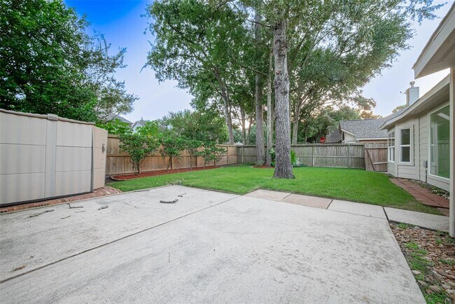 Building Photo - 2118 Westover Park Cir