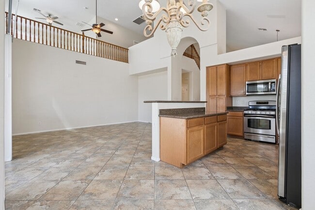 Building Photo - 5 bedroom