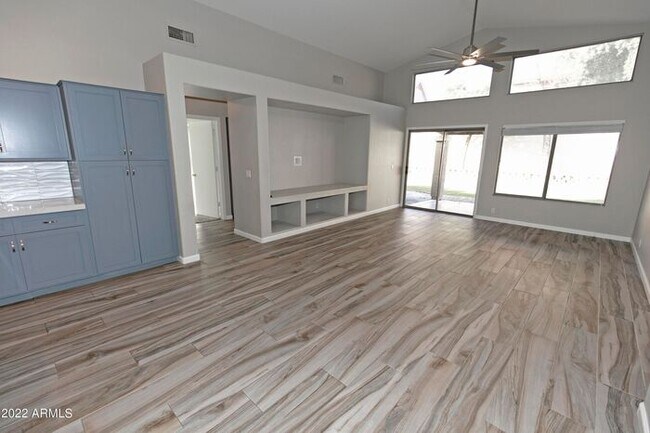 Building Photo - Remodeled Ahwatukee 4br