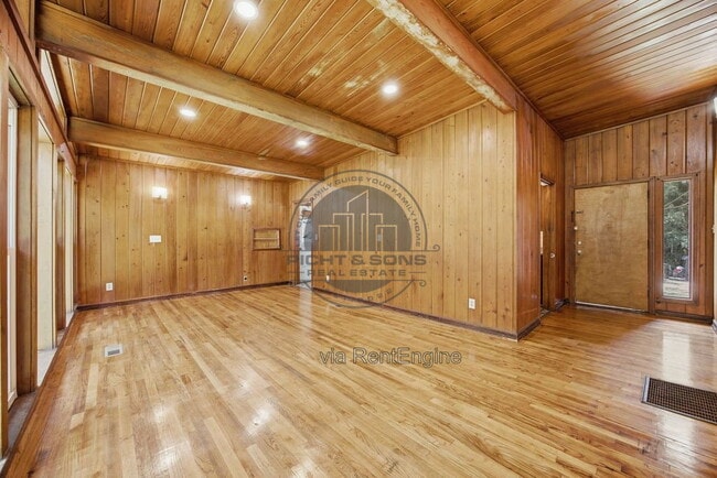Building Photo - 2203 Amelia Cir
