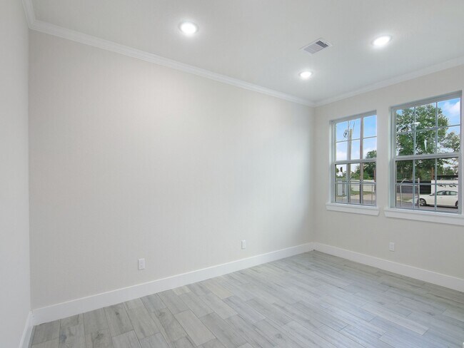 Building Photo - 415 County Rd 5102J