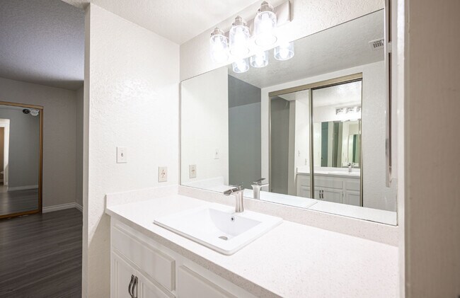 Building Photo - 5336 Mancos Ct