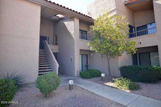 Building Photo - 9550 N 94th Pl