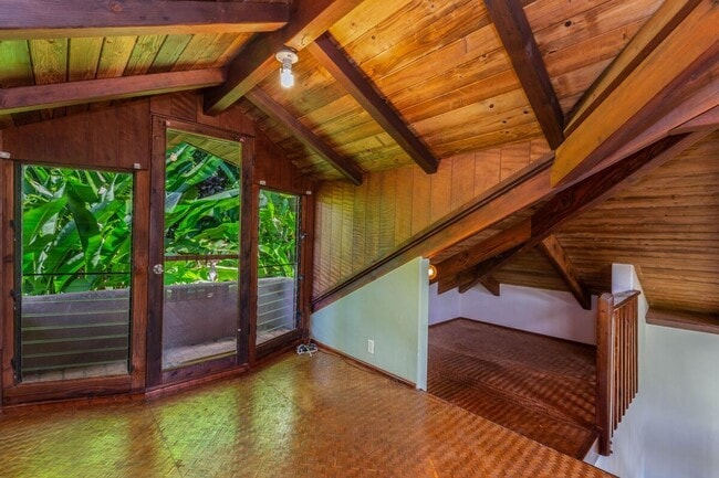 Building Photo - 4420 Kahili Makai St