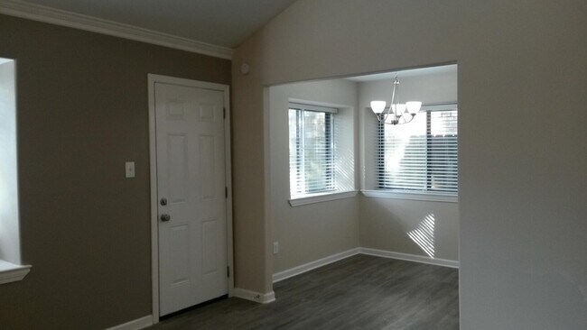 Building Photo - 11307 Rousseau Dr