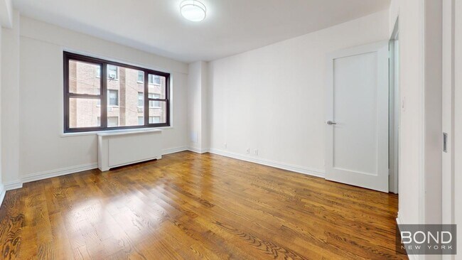 Building Photo - 405 E 56th St