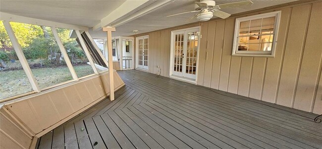 Building Photo - 1575 S Ridge Dr