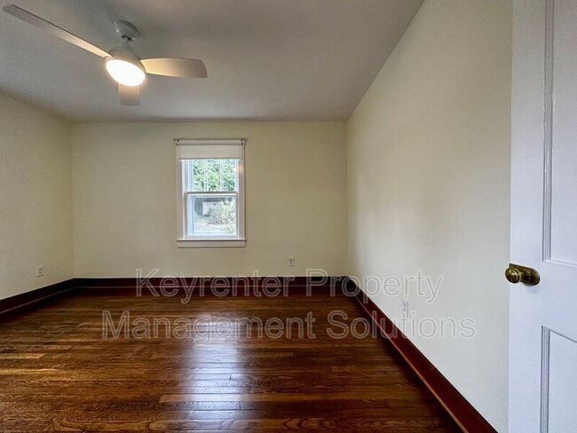 Building Photo - 128 Vedette Ave