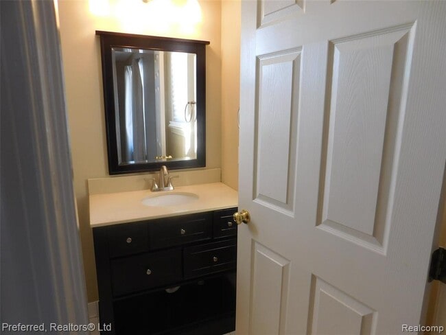 Building Photo - 43124 Providence Ln