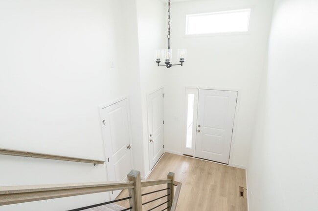Building Photo - 4 Bed 3 Bath Single Family Home