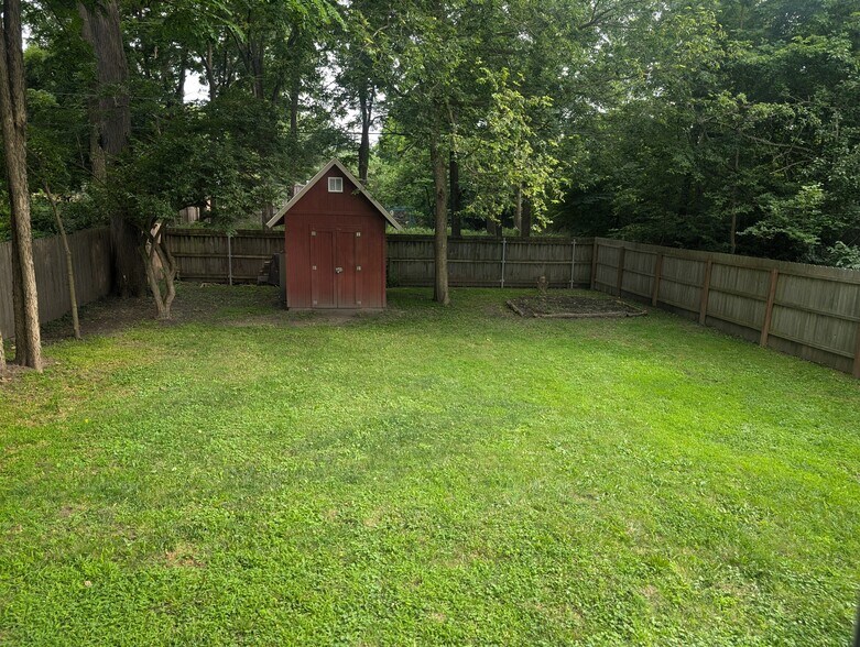 Building Photo - 1446 Rosewood St