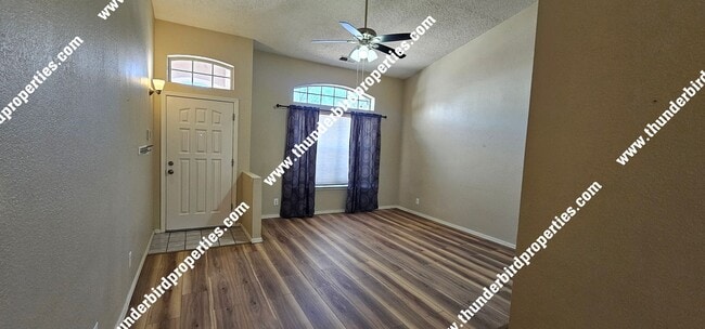 Building Photo - Charming NW 4 Bedroom Home - $500 off first month's rent