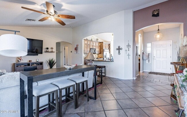 Building Photo - 16680 W Saguaro Ln