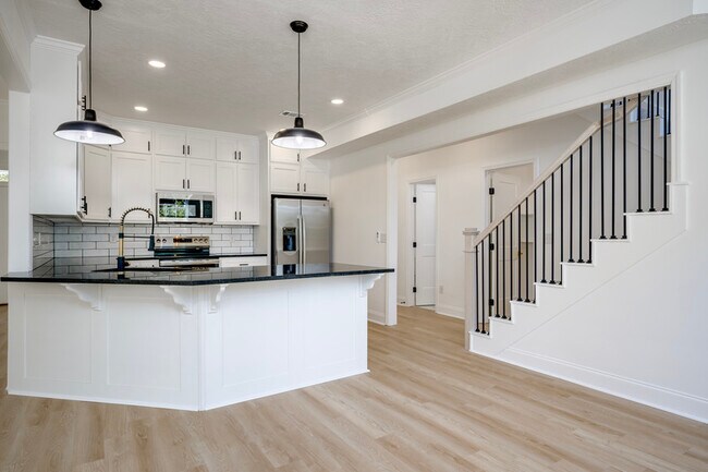 Building Photo - 412 Riley Ln