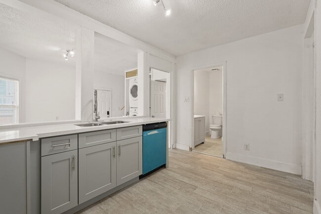 Building Photo - 1415 Church St