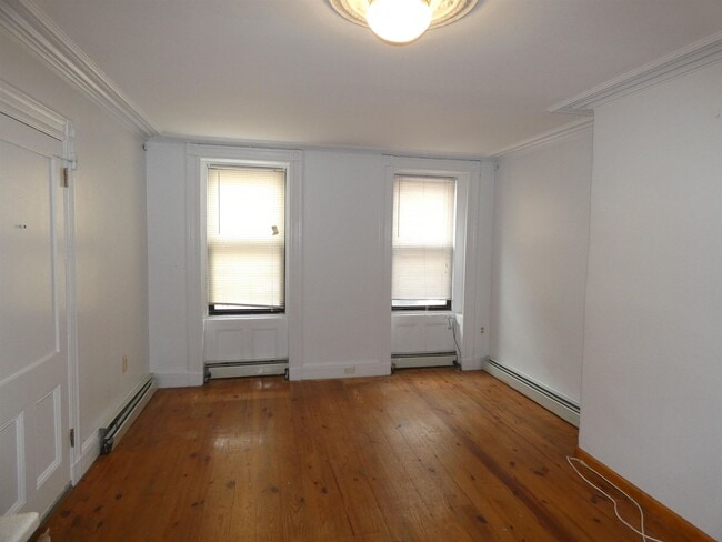 Building Photo - 936 Willow Ave