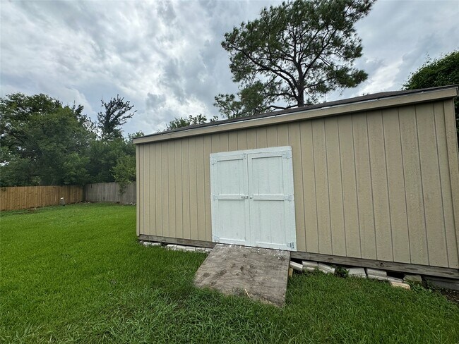 Building Photo - 12707 Nyack Dr