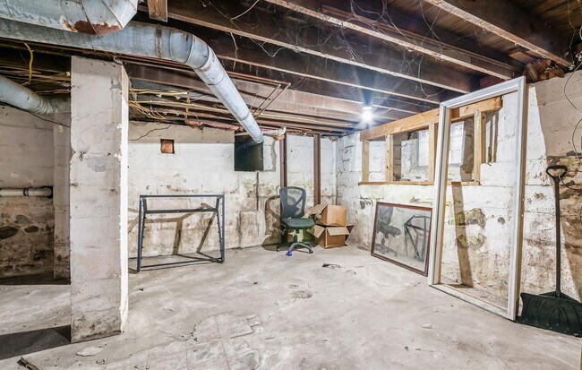 Building Photo - 2380 Indiana Ave