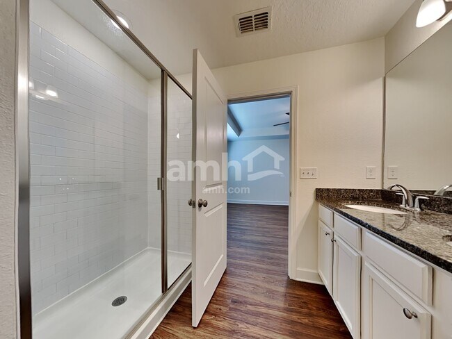 Building Photo - 8481 Highfield Ave