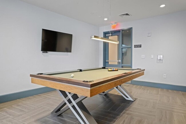 Building Photo - 775 Juniper St NE