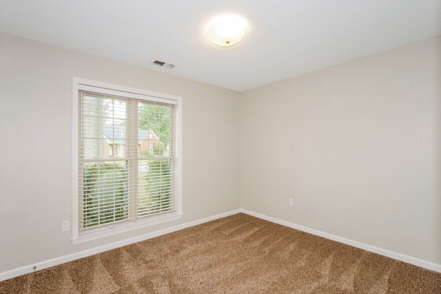 Building Photo - 6869 Quailfield Ln