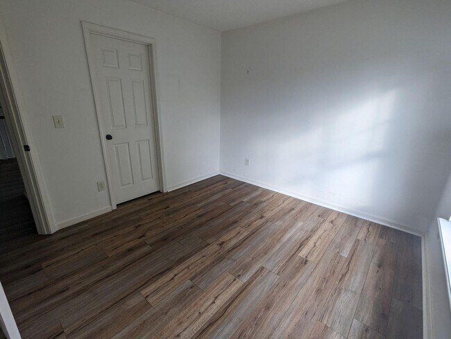 Building Photo - 2349 Lonan Ct