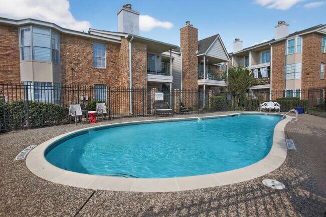 Building Photo - 3770 Lovers Wood Ln