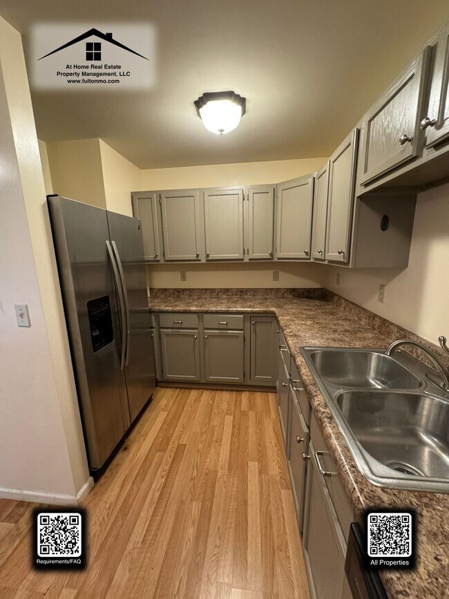 Building Photo - 532 Court Street