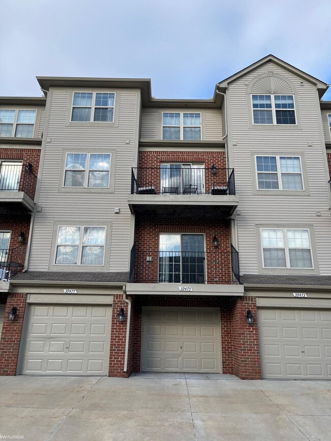 Building Photo - 39475 Springwater Dr