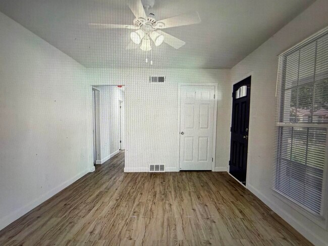 Building Photo - 4838 Shayne Ln