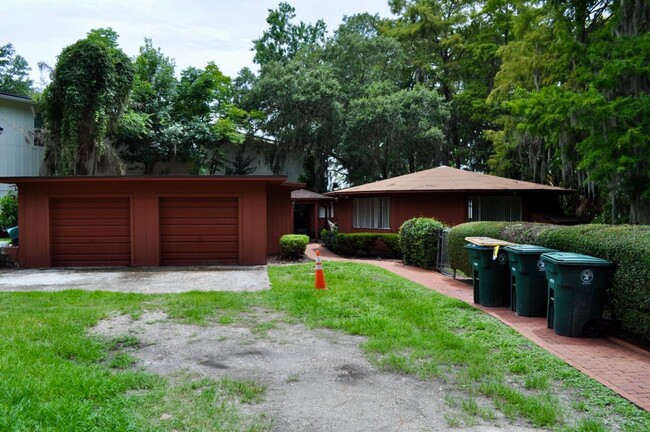 Building Photo - Rental