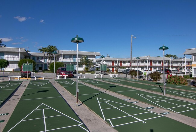 Building Photo - 3280 Lake Osborne Dr