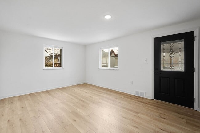 Building Photo - AVAILABLE NOW! Check out STUNNING 2-bedroom / 1.5 bath in Avalon, ready for immediate move-in!