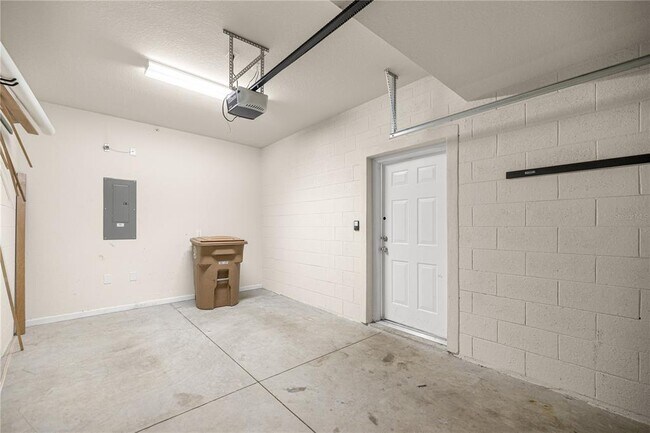 Building Photo - 4505 SW 52nd Cir