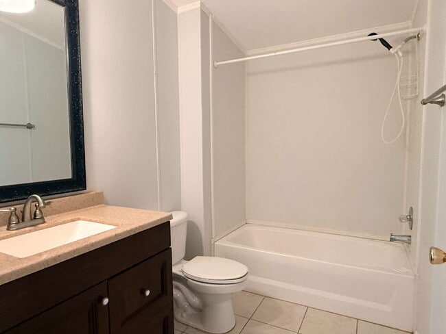 Building Photo - Nokomis Lake Village 3 bed/2bath