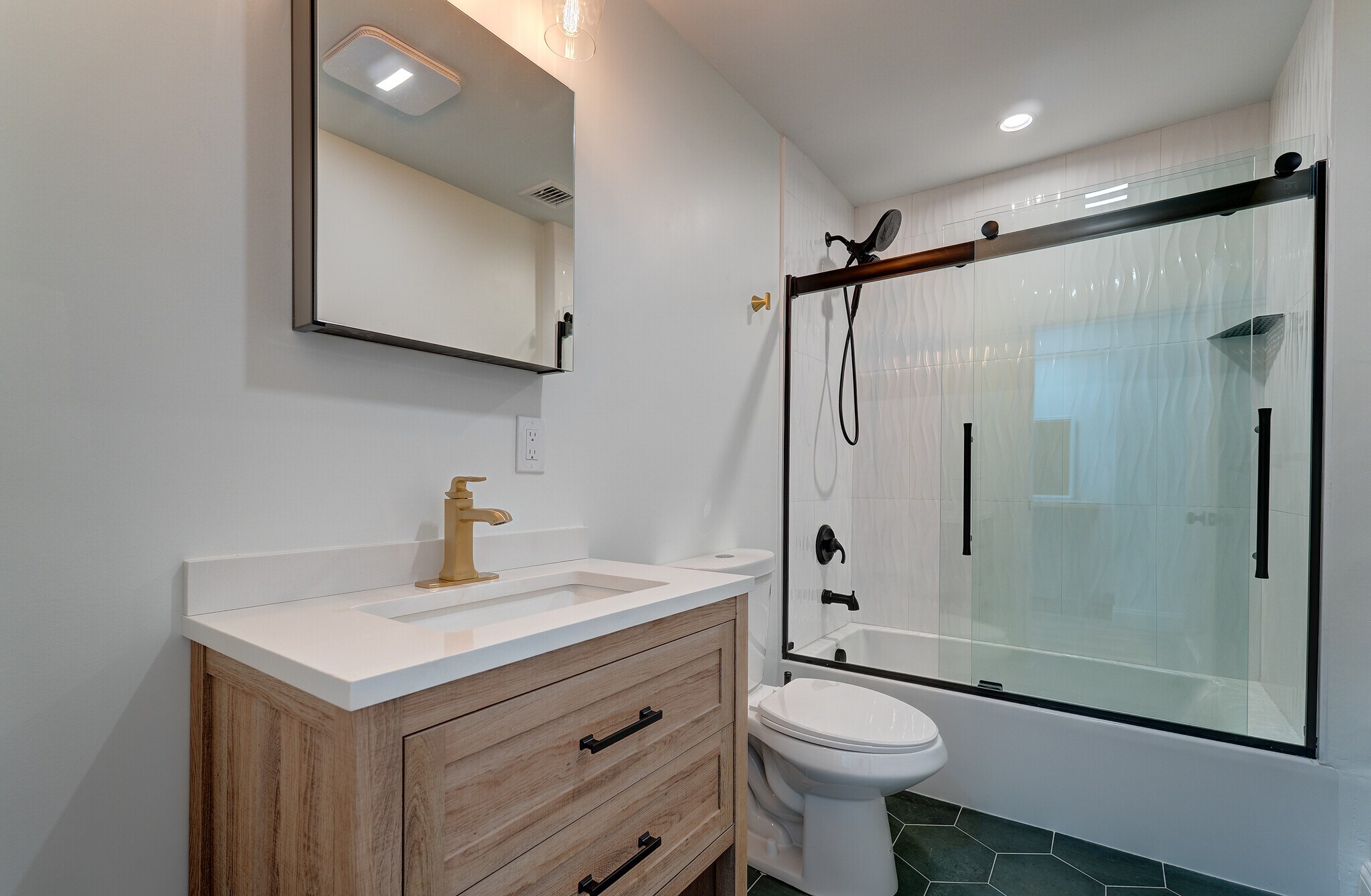 Building Photo - 67 Winchester Ave