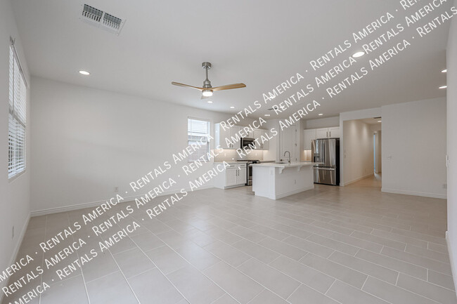 Building Photo - 16911 W Siesta Wy