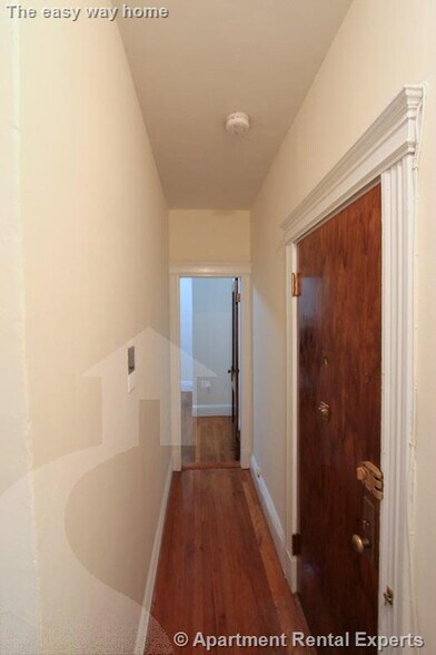 Building Photo - 29 Park Dr