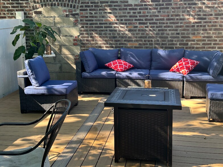 Building Photo - 669 Park Pl