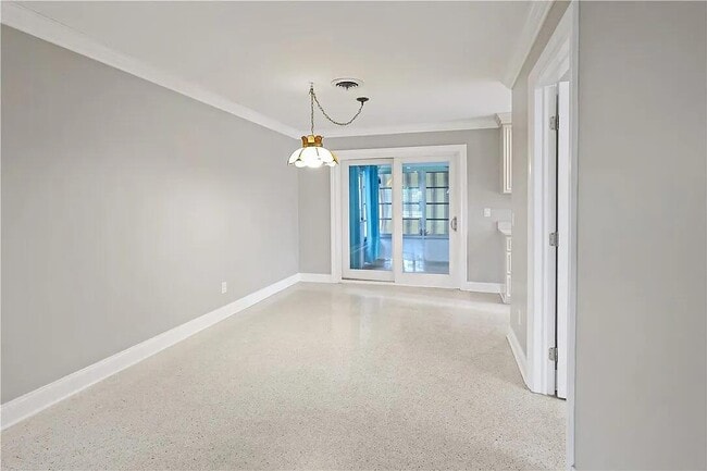 Building Photo - 555 20th St
