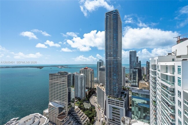 Building Photo - 950 Brickell Bay Dr