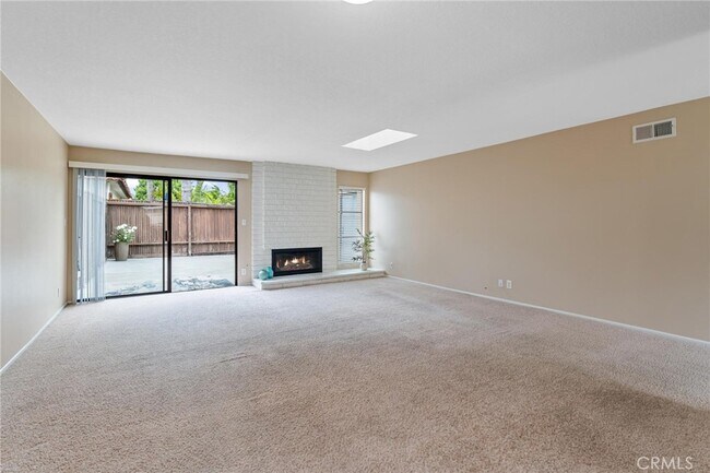 Building Photo - 13 Rockrose Way