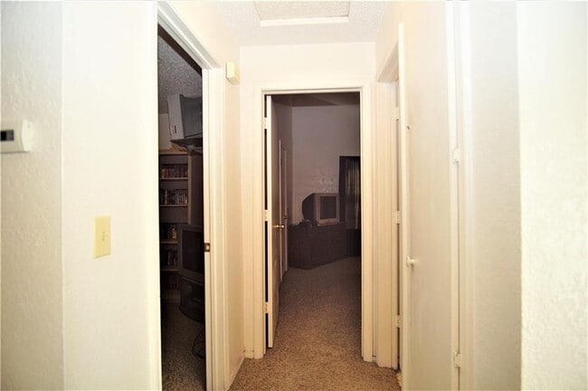 Building Photo - 2724 SE 89th Terrace